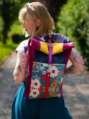 Kolorowy plecak damski do pracy plecak w kwiaty kurierski STOKROTKA