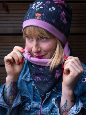 Damska czapka w kwiaty na jesień czapka z kominem KWIATOWE WZGÓRZE