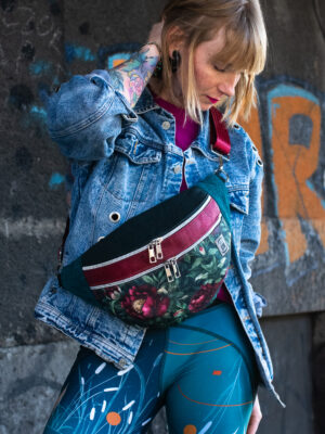 Duża nerka torebka damska w kwiaty z kieszonką BARWNA CISZA